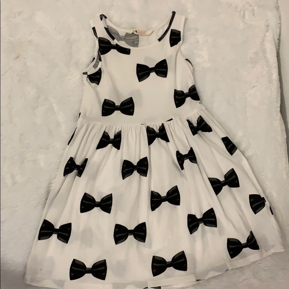 Cute B&W bow dress